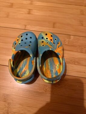 CROCS Kids Blue and Orange Marble Clog